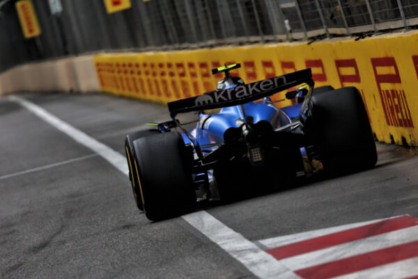 A williams f1 car on the track