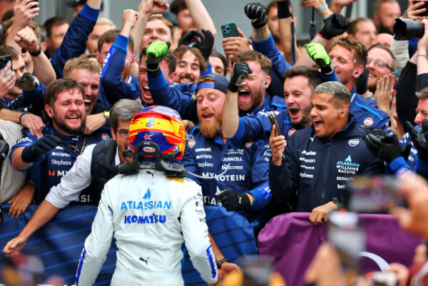 Williams F1 team celebrating